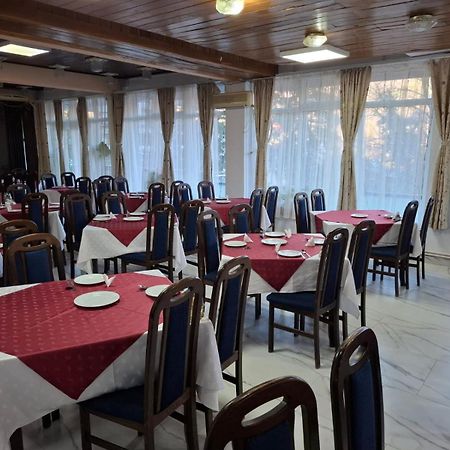 Hotel Traian Caciulata คาลิมาเนช ภายนอก รูปภาพ